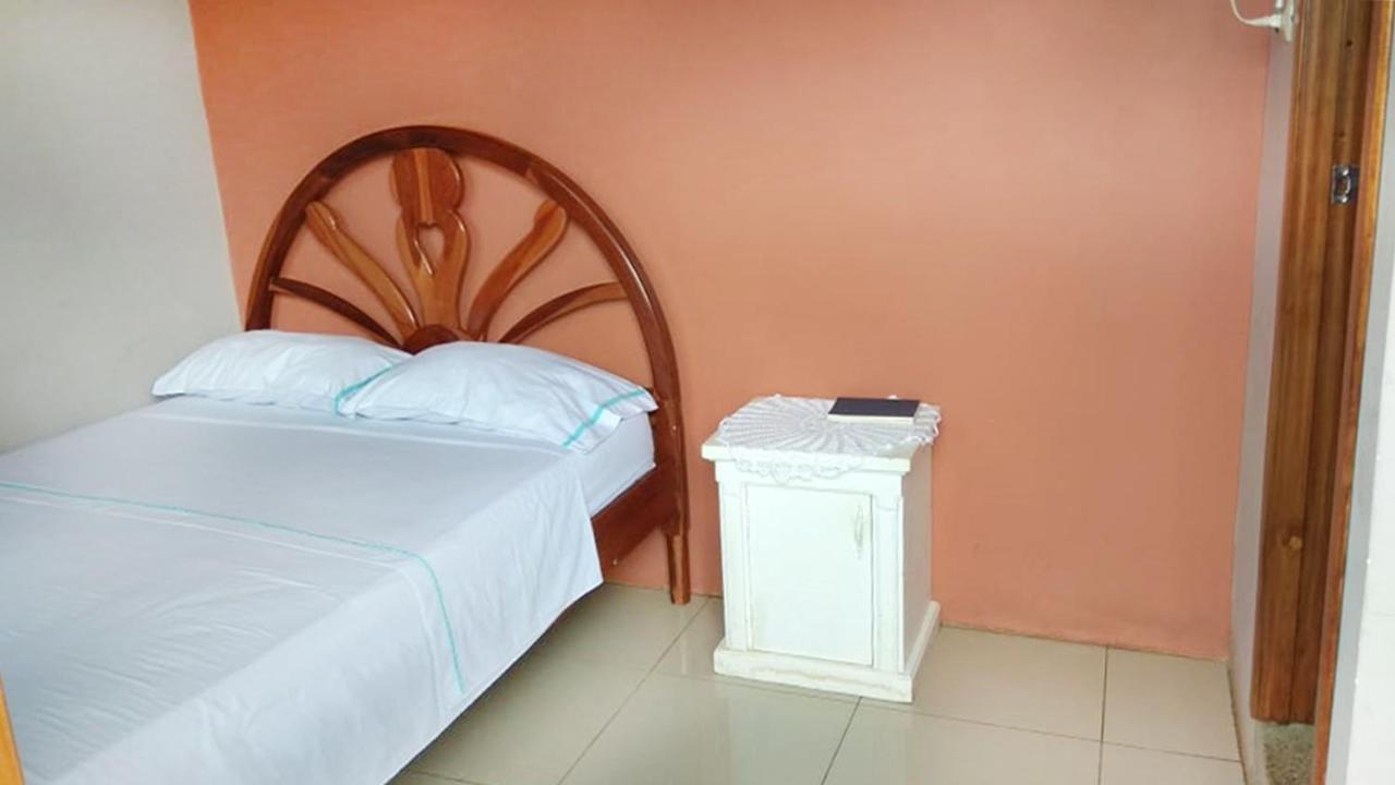 Hostal Alcazaba Puerto López المظهر الخارجي الصورة