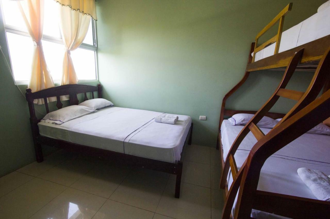 Hostal Alcazaba Puerto López المظهر الخارجي الصورة